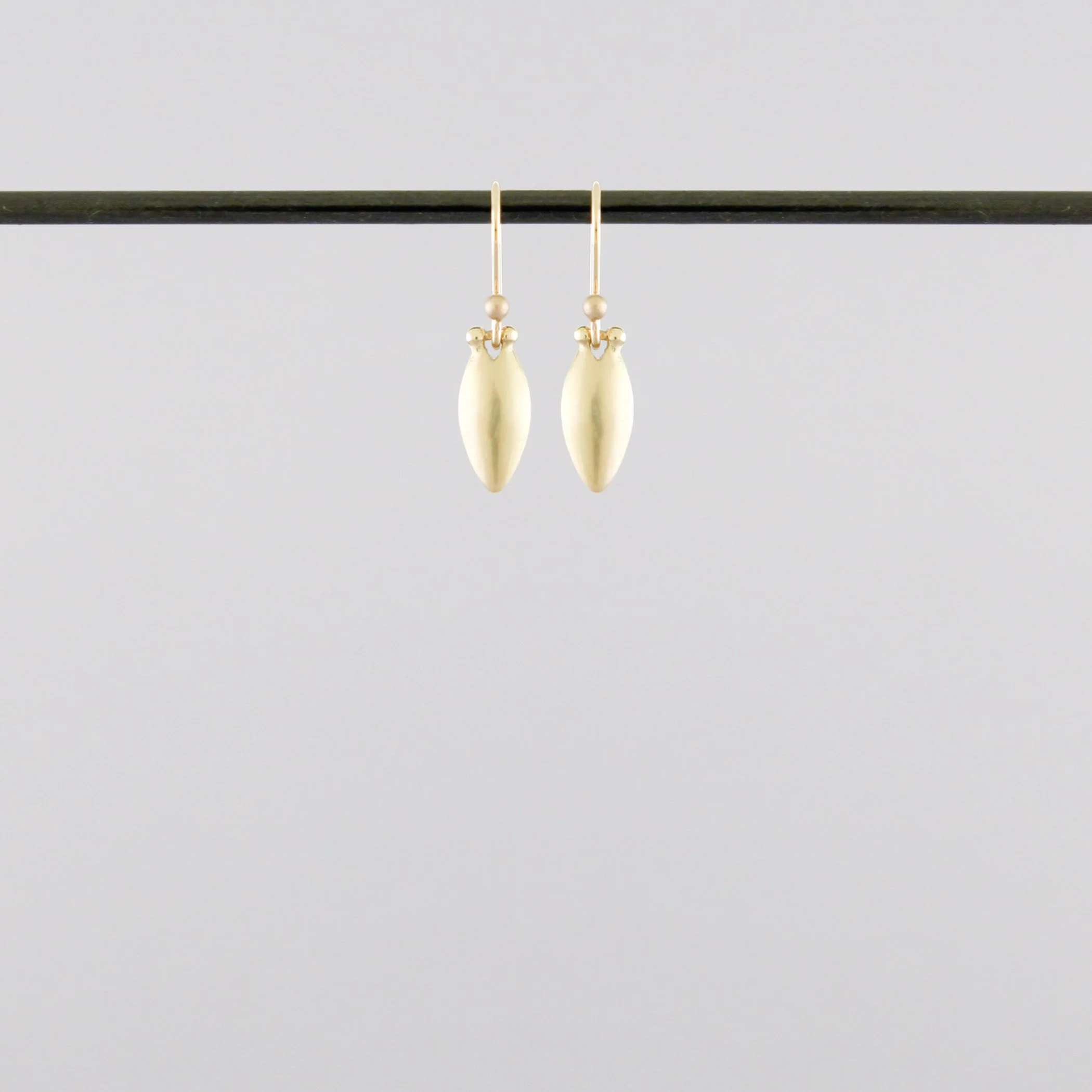 TED MUEHLING SMALL PINK PEARL EARRINGS